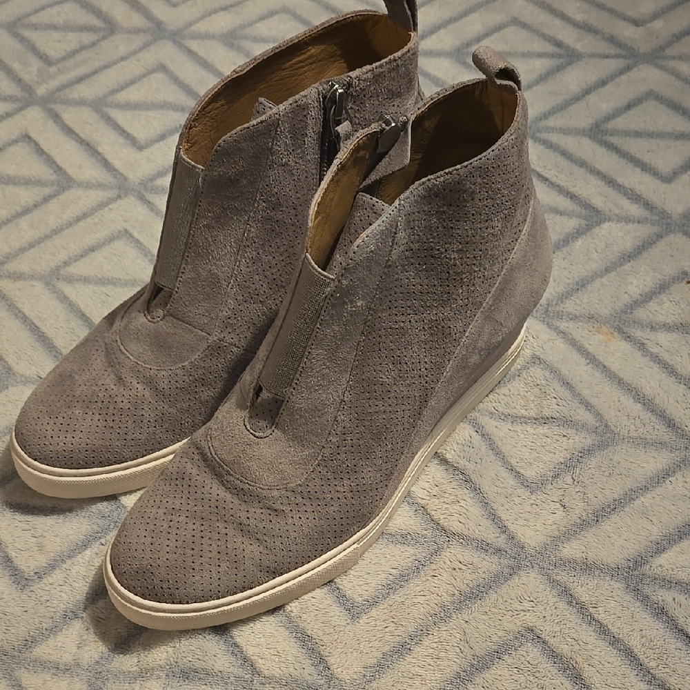 Paolo Linea Gray Ankle Booties with Side Zipper and Heel